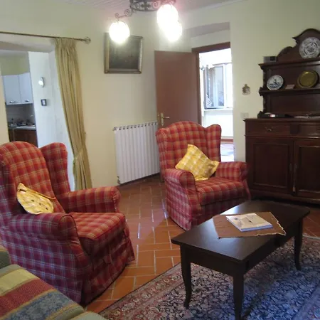 Holiday In The Beautiful Town Of Montecchio * 몬테키오